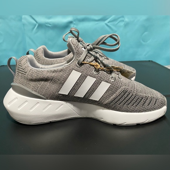 adidas swift run 2022 size 4 youth equivalent women size 6 *BRAND NEW* running - Picture 4 of 6